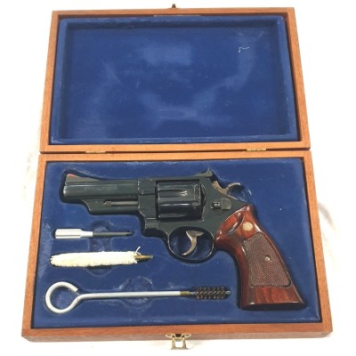 SMITH & WESSON 57