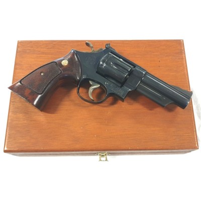 SMITH & WESSON 57