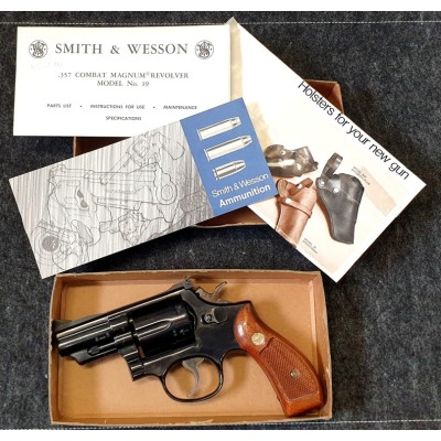SMITH & WESSON 19